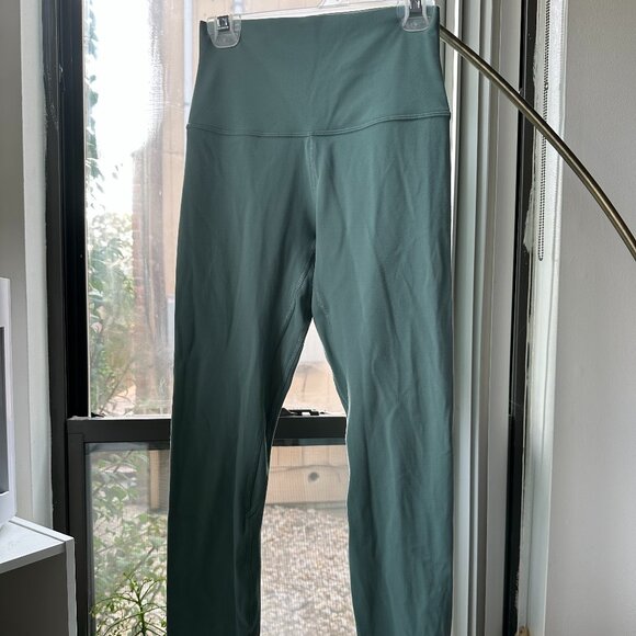 Lululemon 25 inch length Align leggings  size 4 - Picture 1 of 3